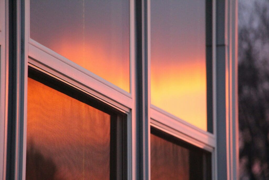 Choosing Between Vinyl and Aluminum Windows in Round Rock
