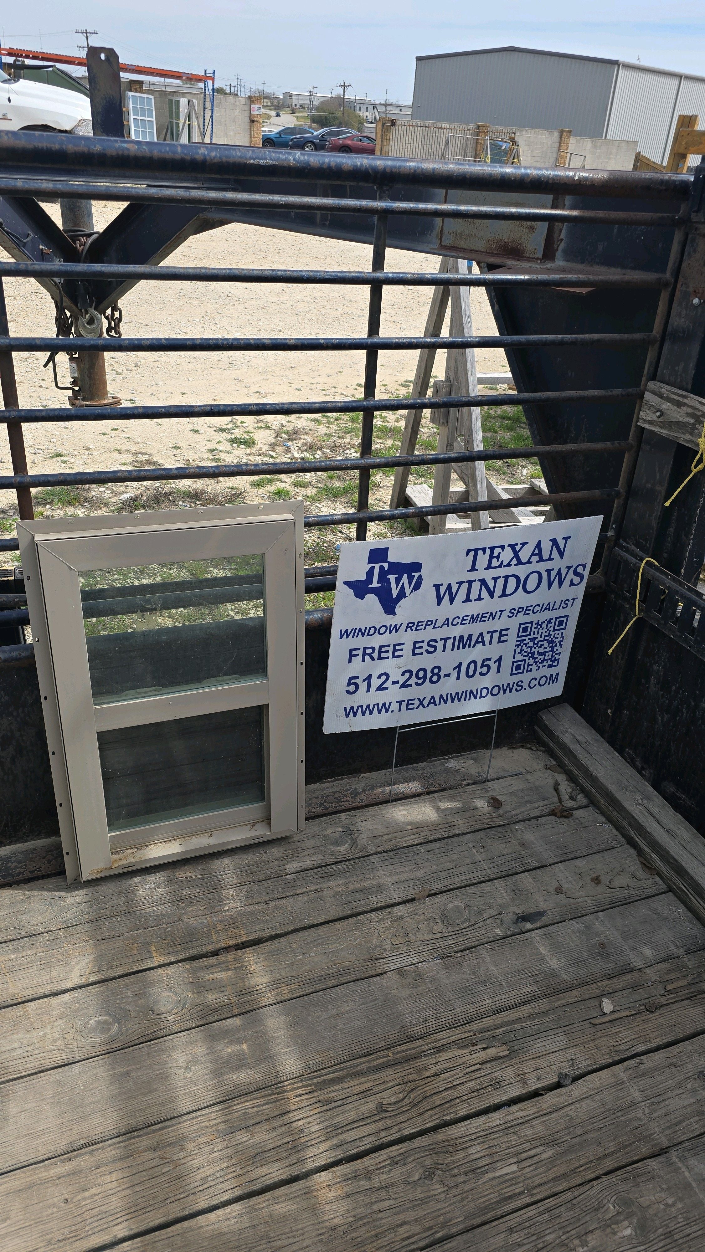 17.5 x 27.5 Clay Vinyl Single Hung Window - Elevate Inspire Series