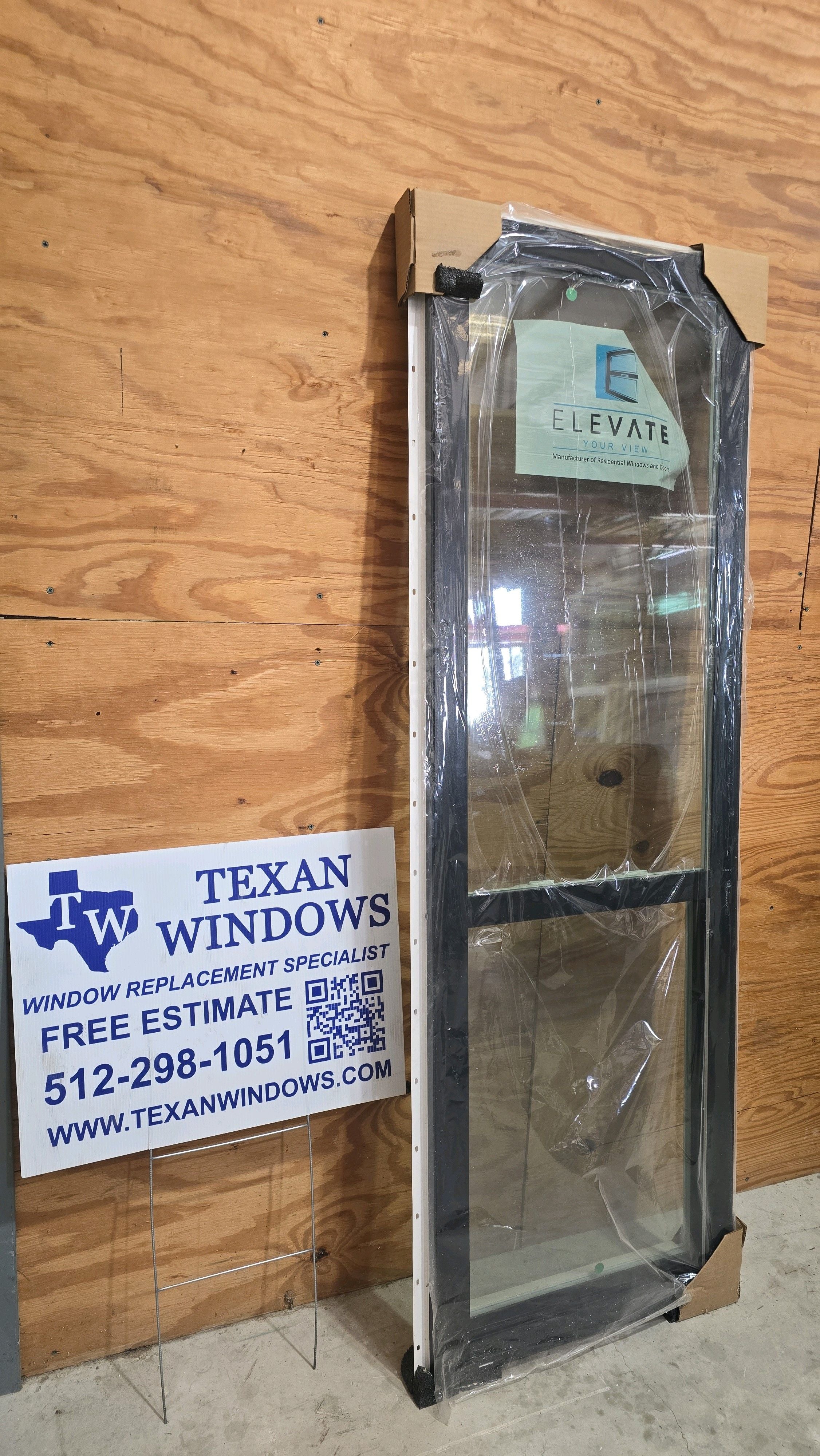 Ventana guillotina simple de vinilo blanco/negro de 23.5 x 71.5 - Serie Elevate Inspire