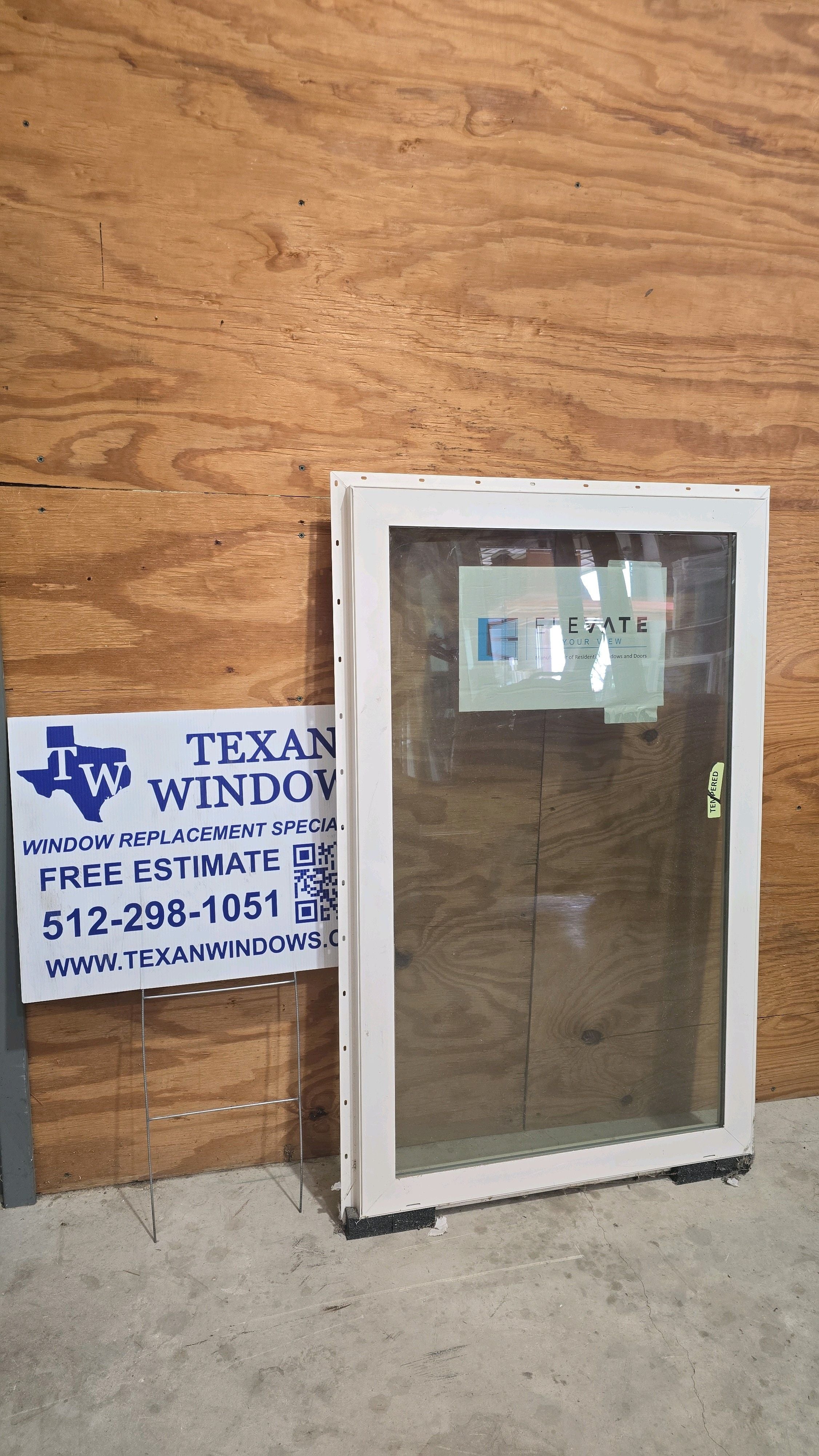 Ventana fija de vinilo blanco de 29.5 x 47.5 - Serie Elevate Inspire