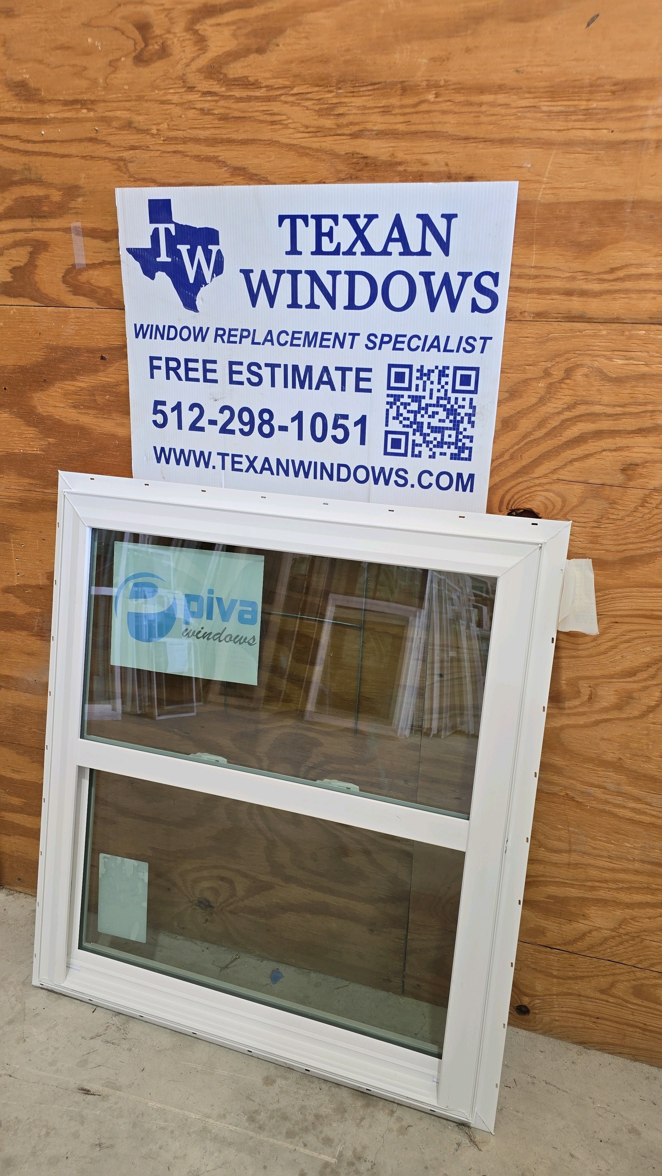 31.5 x 35.5 White Vinyl Single Hung Window - Finestra 64 Series